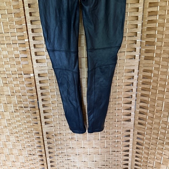 Spanx Very Black Faux Leather Moto Leggings Women's  Size XL - Picture 8 of 11